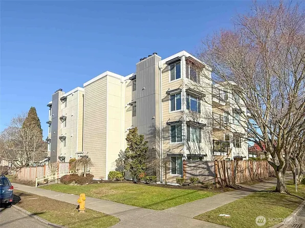 4118 SW College Street #103, Seattle, WA 98116