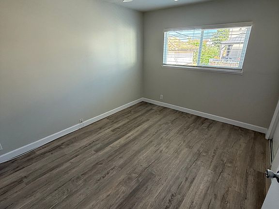 5th image of 104 Roycroft Ave #4