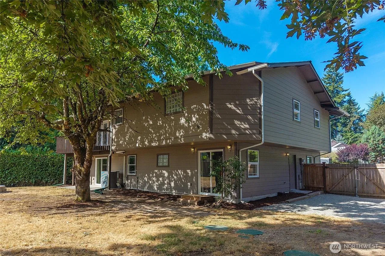 10731 133rd Ave E — Photo 2
