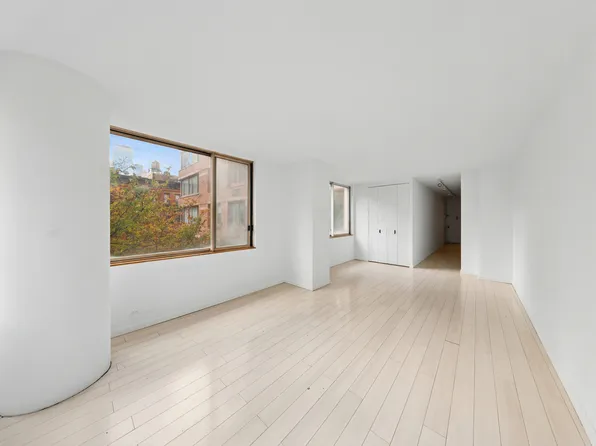 350 West 50th Street image 4 of 14