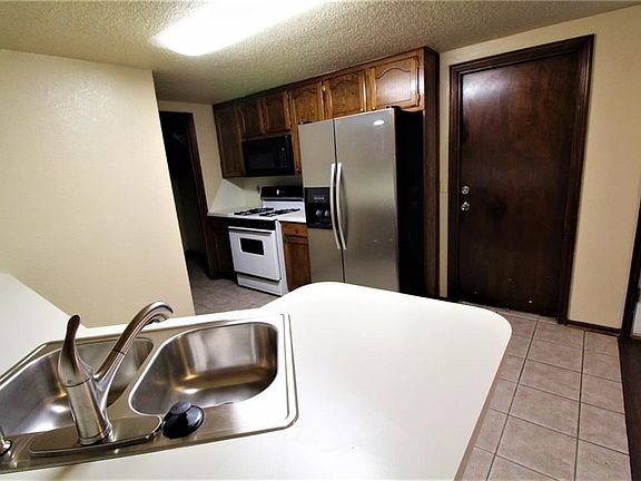 5th image of 2134 Parkview Dr