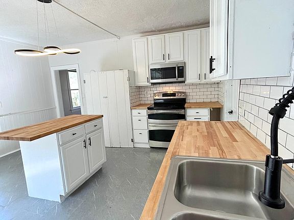 5th image of 2259 Aragon St