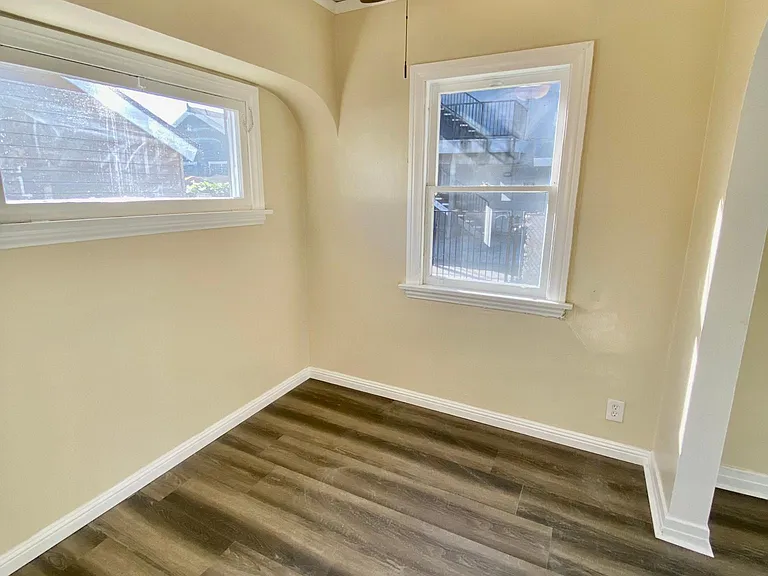 726 Walnut Ave — Photo 3