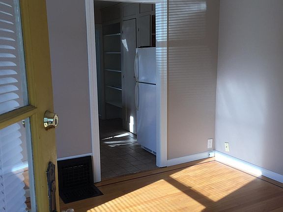 2nd image of 3709 Maple Ave