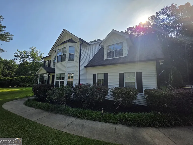 100 Bedford Forrest Dr — Photo 2