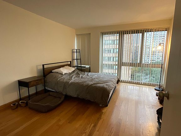 3rd image of 370 W Oakdale Ave #39efahcqy