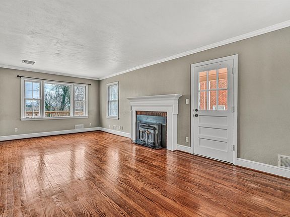 4th image of 3645 Sunrise Ave NW