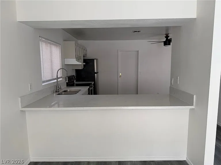 5206 Golden Ln #B — Photo 8