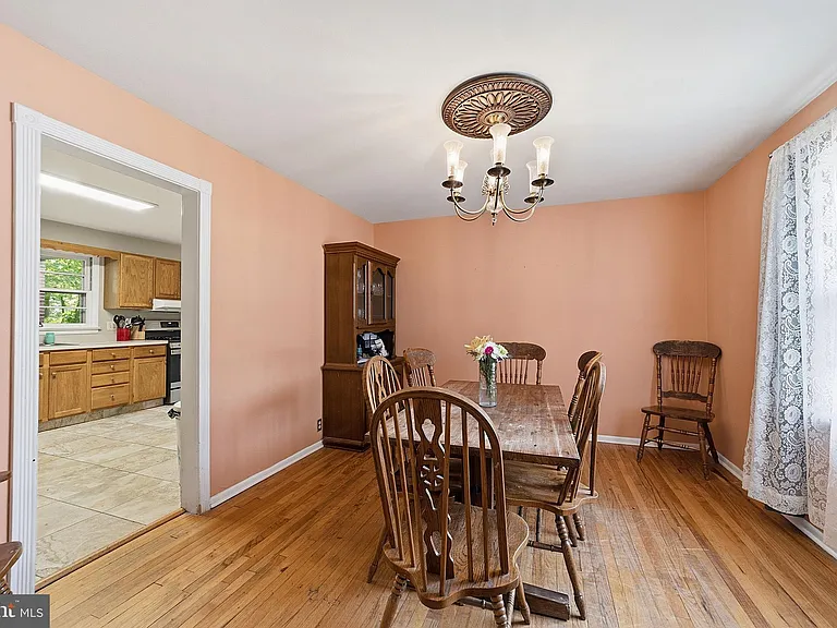 292 Glenn Ave — Photo 6