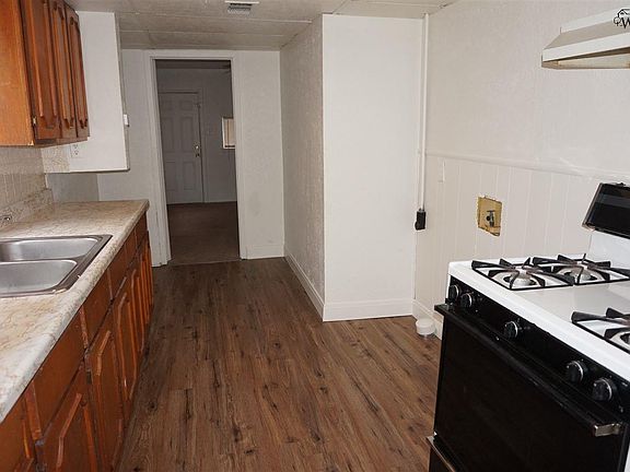 4th image of 2211 Bridwell St