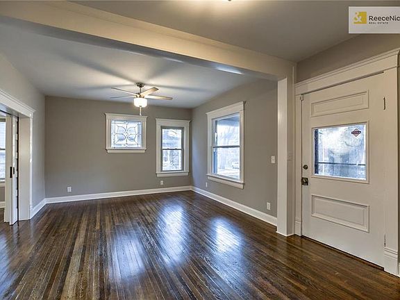 3rd image of 2911 Campbell St