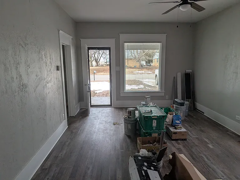 154 S Georgie Ave — Photo 3