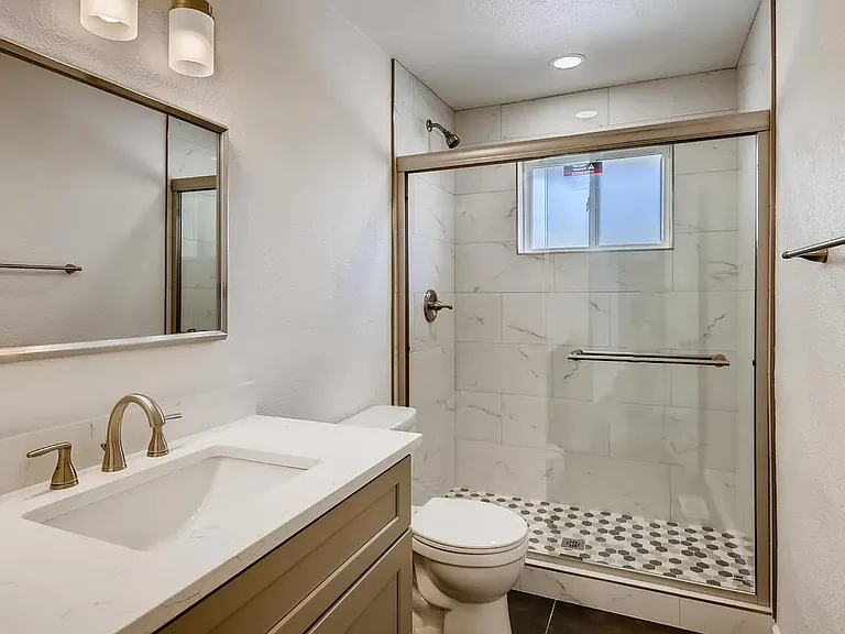 1526 N Wolff St — Photo 17