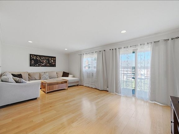 2nd image of 670 Marilyn Ave APT 208