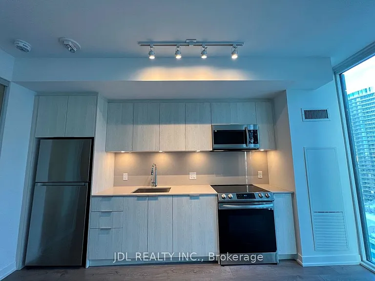 357 King St W #2804 — Photo 7