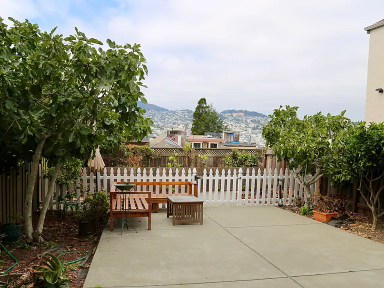 748 Kansas St — Photo 16
