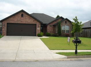 6109 S 37th St, Rogers, AR 72758