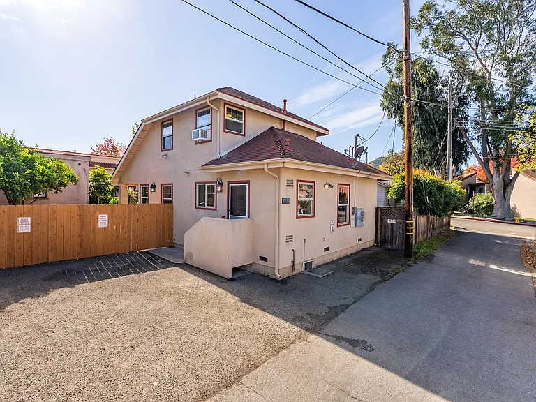 1310 Peach St — Photo 27