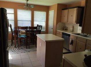 320 Ashley Oak Ln, Lake Dallas, TX 75065