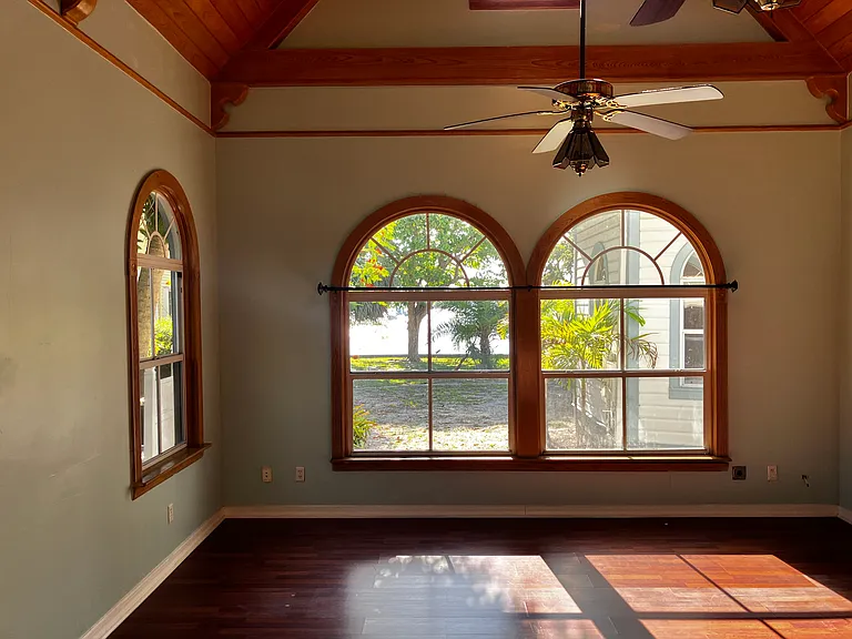 210 SW Atlanta Ave — Photo 12