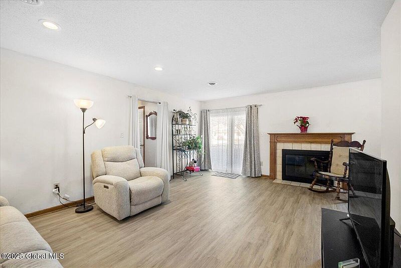 5th image of 601 Cambridge Manor Drive
