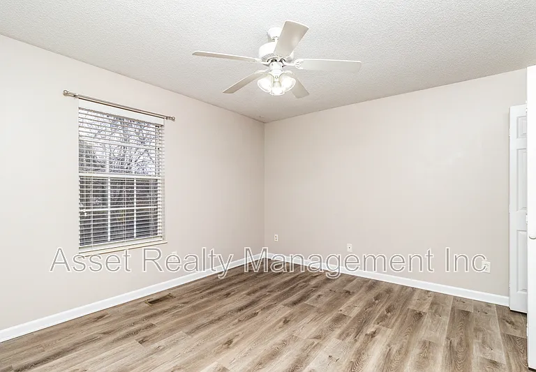 836 Duchess Way — Photo 18