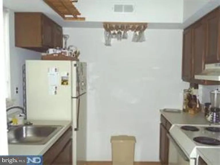 4844 Oxford Ct #5 — Photo 7