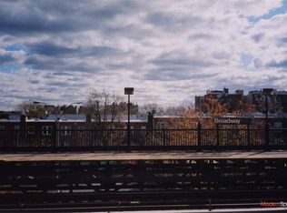 35 Peter St, Elmont, NY 11003