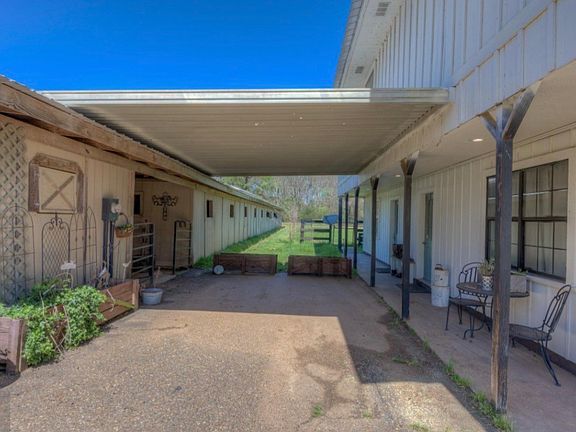 5th image of 269 Hurricane Bluff Dr