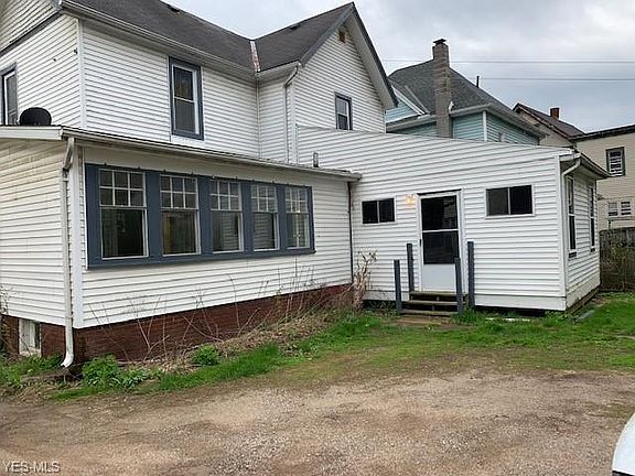 2nd image of 326 W Main St