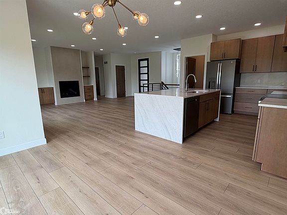 5th image of 2659 S 11th St