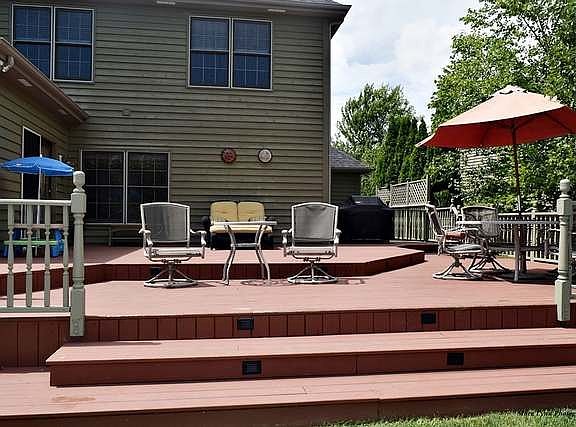 4th image of 525 N Sycamore Ln