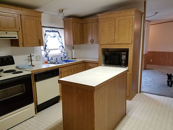 Kitchen 10.7' x 14'