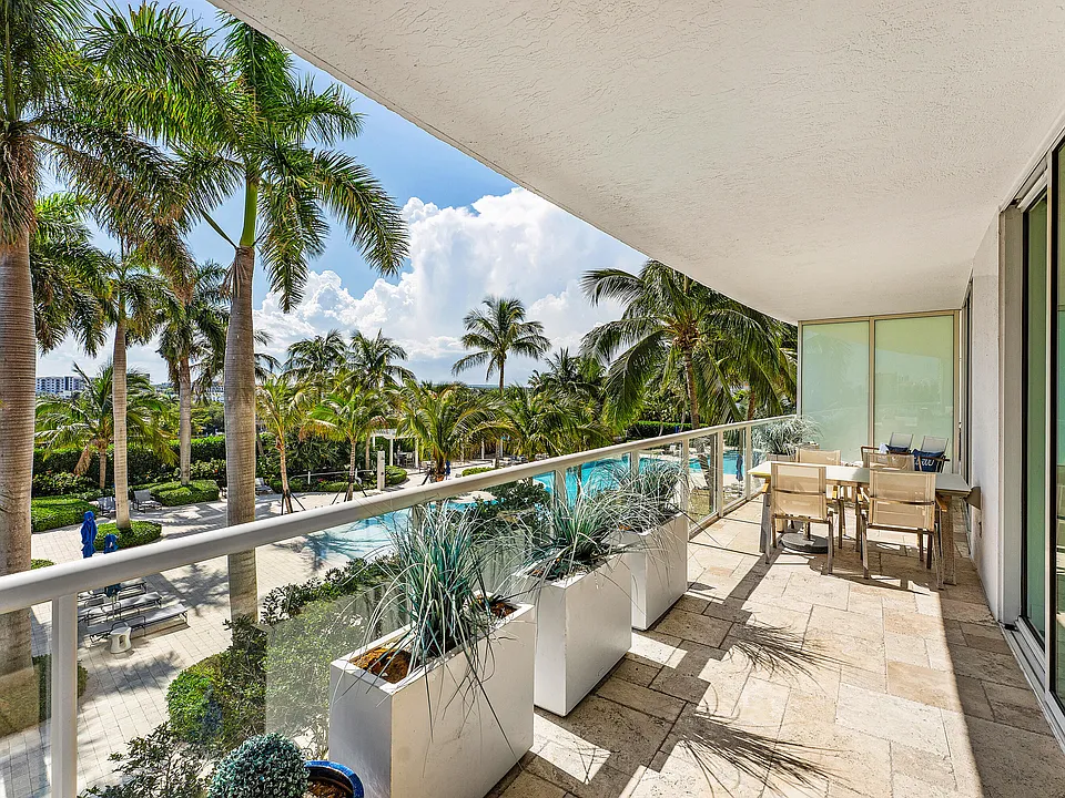 1 N Ocean Blvd #513