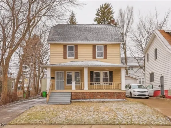 13621 Cranwood Dr, Garfield Heights, OH 44105