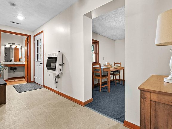 5th image of 327 S Gladwin St