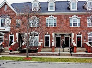 2765 Riverside Dr #33, Trenton, MI 48183