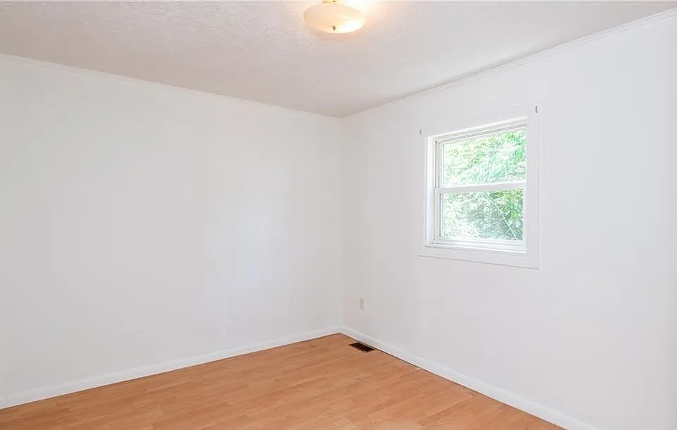 57 Walbrook Ave