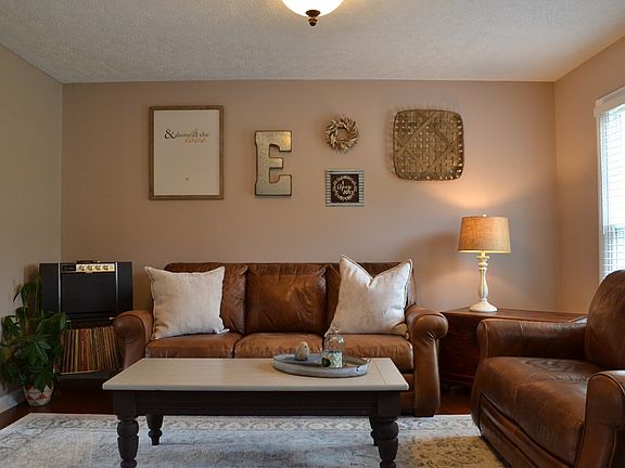 3rd image of 3007 Finch Dr