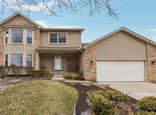 1874 Rothbury Dr, Wixom, MI 48393