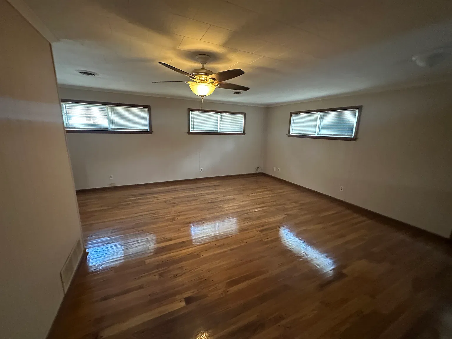 3 bed, 1427 sqft, $1,695 — Photo 3