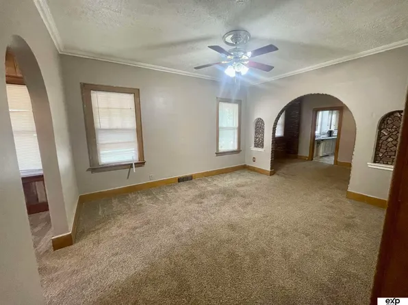 2853 Titus Ave, Omaha, NE 68112