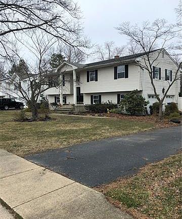 4th image of 16 Shady Nook Dr