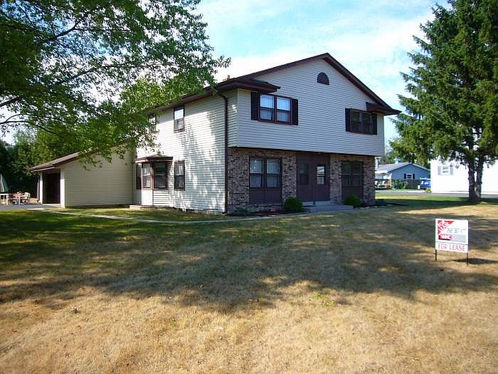 1st image of 806 Oxford Dr