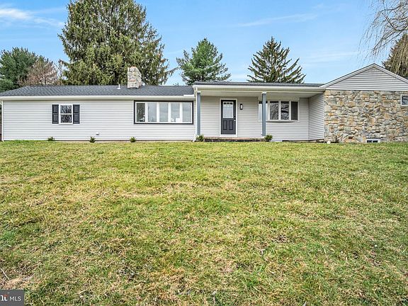 2nd image of 7 Crescent Dr