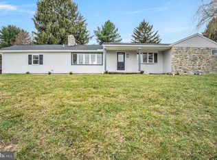 7 Crescent Dr, New Cumberland, PA 17070