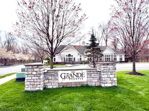 607 Brook Hollow Dr, Whippany, NJ 07981