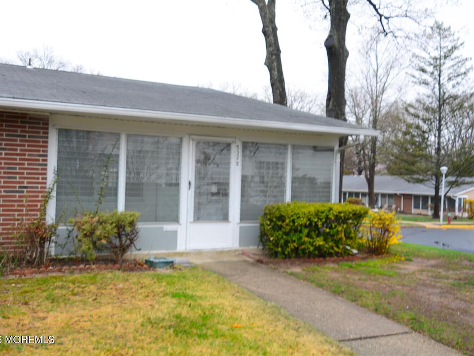 1st image of 532D Dartmoor Ct