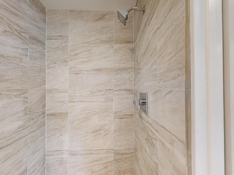 730 S Serrano Ave — Photo 50