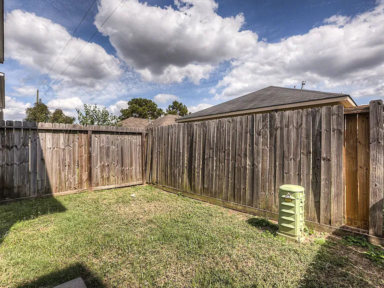 10606 Pine Landing Dr #A — Photo 14